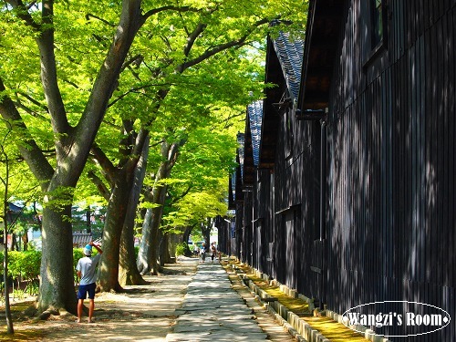 Title image: The Sankyo storehouses for rice in the midsummer @ Yamagata, Japan. Aug 14, 2011
